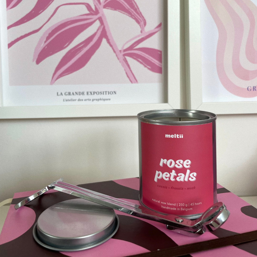 Rose Petals Scented Candle