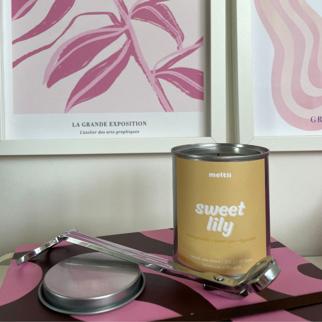 Sweet Lily Scented Candle